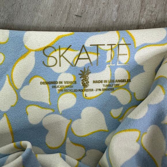 NEW Skatie Bikini Set in Nantucket Print Betsy Top Vera Bottom size Large - Picture 9 of 12